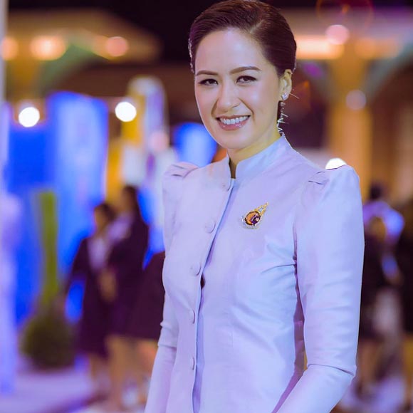 ปะวัติ จ๋า อลิสา พันธุศักดิ์ ปะวัติ จ๋า อลิสา พันธุศักดิ์