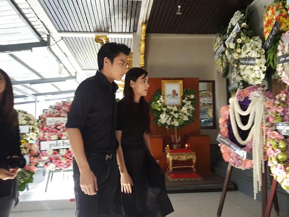 เพื่อนดารา ร่วมงานศพ คุณพ่อคิมเบอร์ลี่ เพื่อนดารา ร่วมงานศพ คุณพ่อคิมเบอร์ลี่