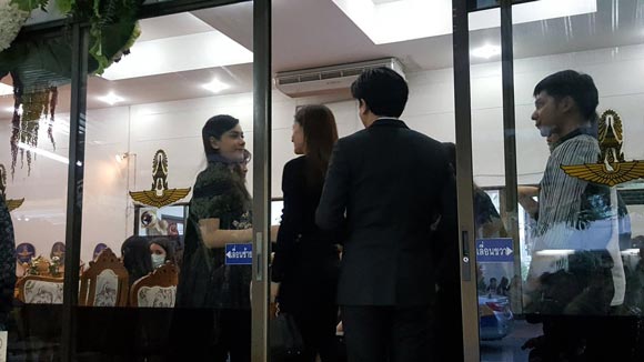 เพื่อนดารา ร่วมงานศพ คุณพ่อคิมเบอร์ลี่ เพื่อนดารา ร่วมงานศพ คุณพ่อคิมเบอร์ลี่