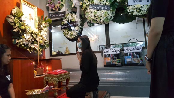 เพื่อนดารา ร่วมงานศพ คุณพ่อคิมเบอร์ลี่ เพื่อนดารา ร่วมงานศพ คุณพ่อคิมเบอร์ลี่