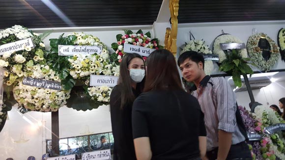 เพื่อนดารา ร่วมงานศพ คุณพ่อคิมเบอร์ลี่ เพื่อนดารา ร่วมงานศพ คุณพ่อคิมเบอร์ลี่