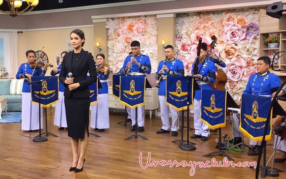 ญาญ่า ขับร้องเพลงพระราชนิพนธ์ ใกล้รุ่ง ญาญ่า ขับร้องเพลงพระราชนิพนธ์ ใกล้รุ่ง