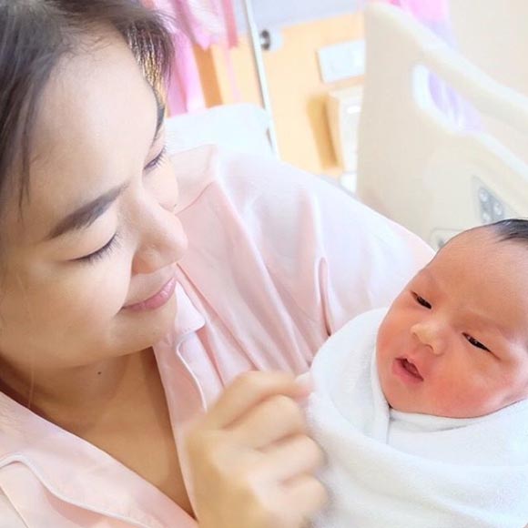 น้องออเกรซ ลูกสาวเปิ้ล จูน น้องออเกรซ ลูกสาวเปิ้ล จูน
