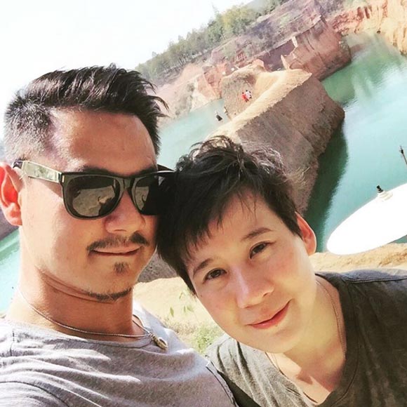 เวฟ สาริน บุ้ง สะธี เวฟ สาริน บุ้ง สะธี