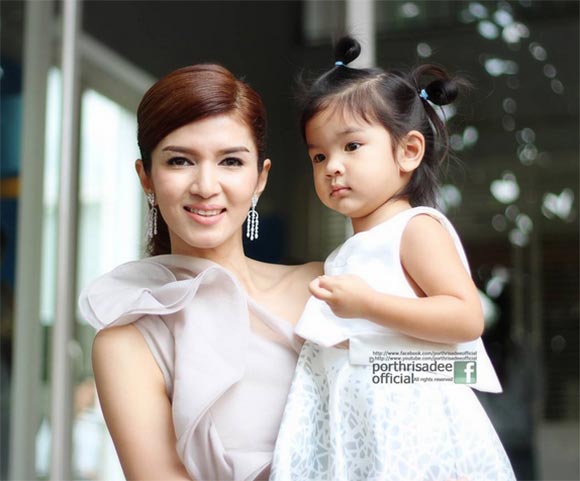 แม่ลูกดารา แม่ลูกดารา