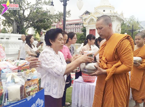 พระจอนนี่ แอนโฟเน่ พระจอนนี่ แอนโฟเน่