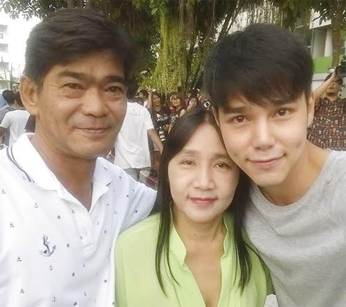 บูม ปิยพันธ์ ครอบครัว บูม ปิยพันธ์ ครอบครัว