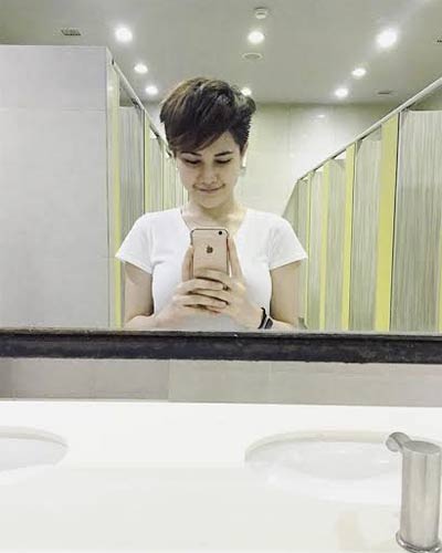 หนอยแน่ เดอะวอยซ์ ตัดผมสั้น หนอยแน่ เดอะวอยซ์ ตัดผมสั้น