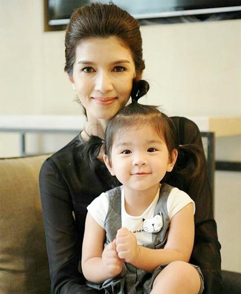 น้องมะลิ โบว์ แวนด้า น้องมะลิ โบว์ แวนด้า