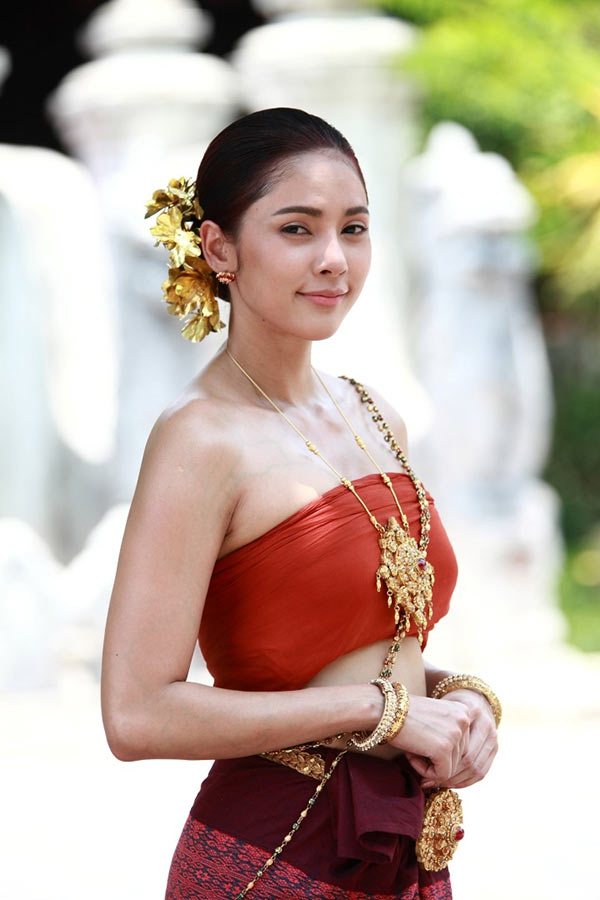 นาคี อุ้ม ลักขณา นาคี อุ้ม ลักขณา