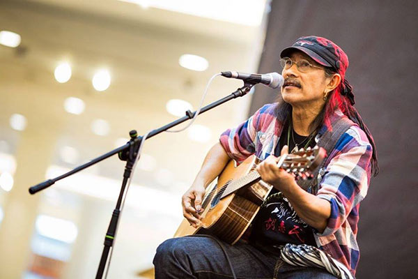 แอ๊ด คาราบาว แต่งเพลง พ่อภูมิพล แอ๊ด คาราบาว แต่งเพลง พ่อภูมิพล