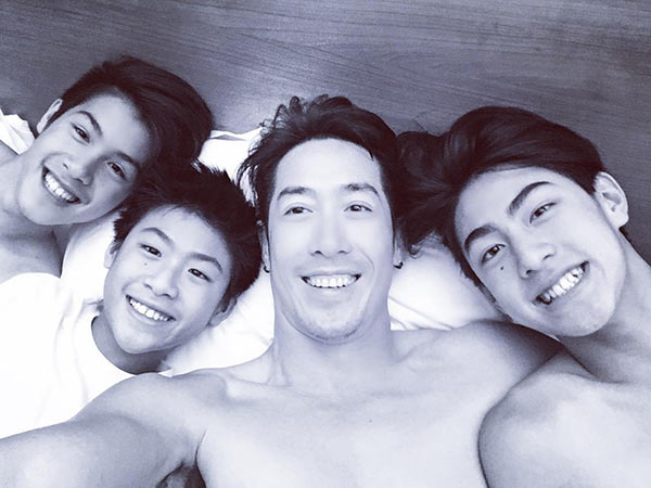 เจ เจตริน ครอบครัว เจ เจตริน ครอบครัว