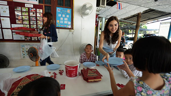 พลอย ชิดจันทร์ เคน พลอย ชิดจันทร์ เคน