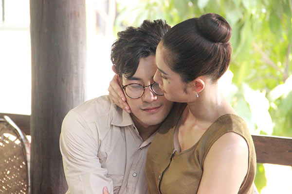 นาคี อุ้ม ลักขณา นาคี อุ้ม ลักขณา