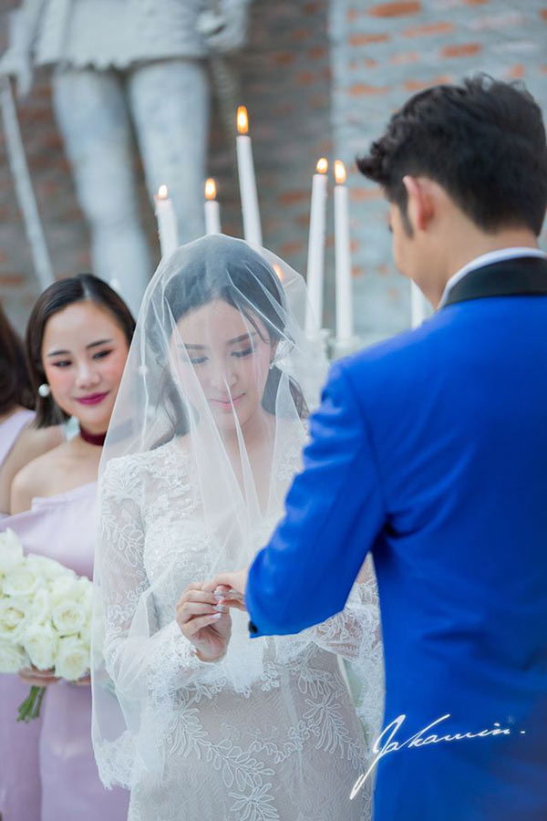 พอลลี่ แต่งงาน เบนซ์ รัฐพงษ์ พอลลี่ แต่งงาน เบนซ์ รัฐพงษ์