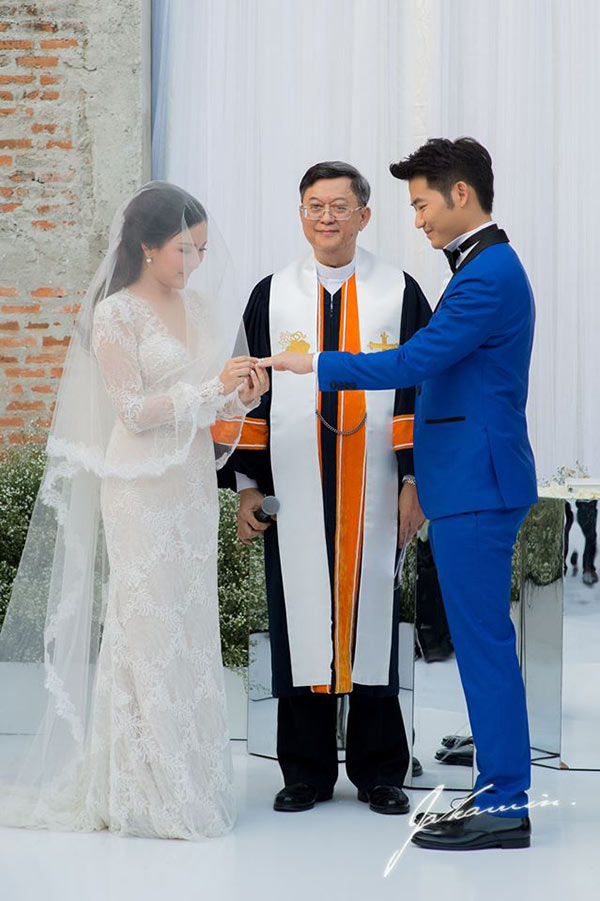 พอลลี่ แต่งงาน เบนซ์ รัฐพงษ์ พอลลี่ แต่งงาน เบนซ์ รัฐพงษ์