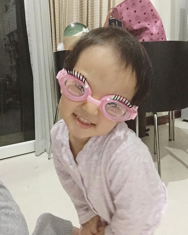 น้องปีใหม่ ลูกสาว แอฟ ทักษอร น้องปีใหม่ ลูกสาว แอฟ ทักษอร