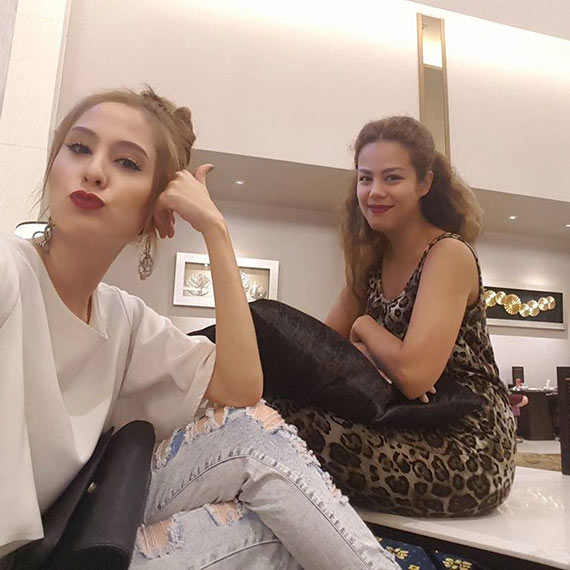 ลูกแก้ว พี่สาวขวัญ อุษามณี ลูกแก้ว พี่สาวขวัญ อุษามณี