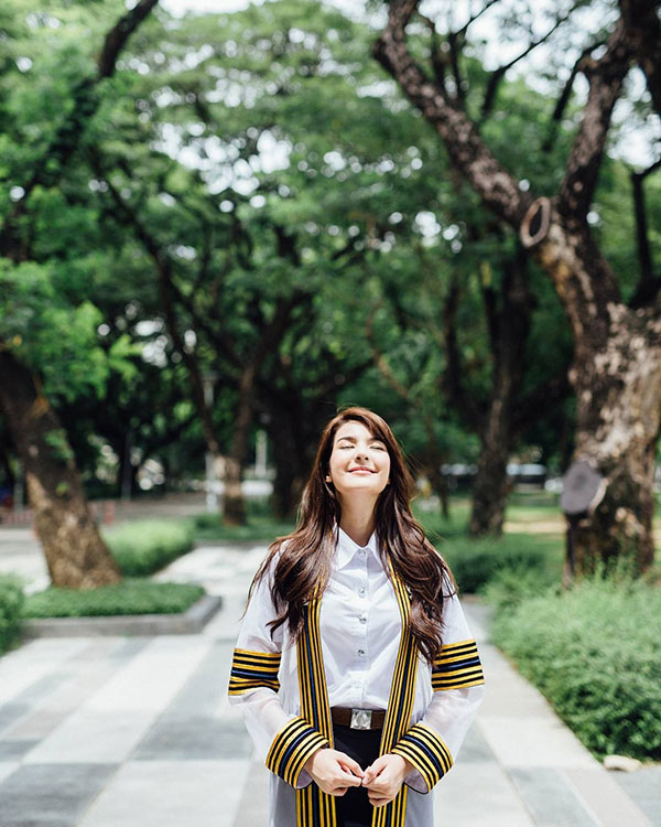 ไหยหยา วรินลดา รับปริญญา ไหยหยา วรินลดา รับปริญญา