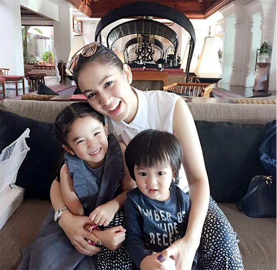 แม่ลูกดารา แม่ลูกดารา