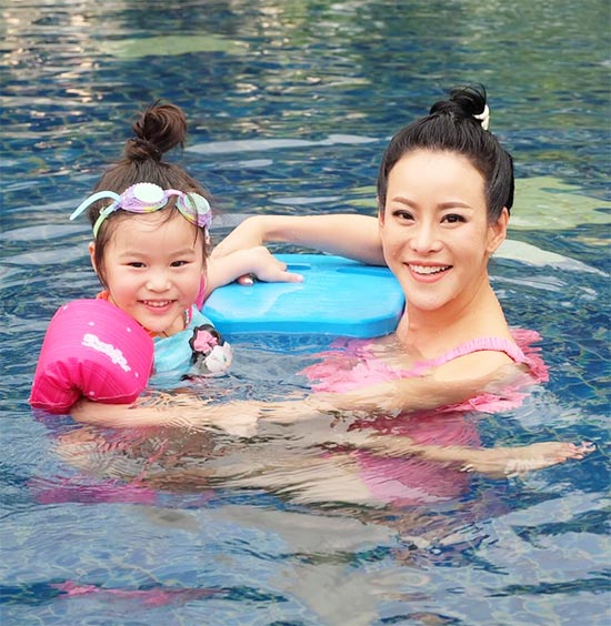 แม่ลูกดารา แม่ลูกดารา