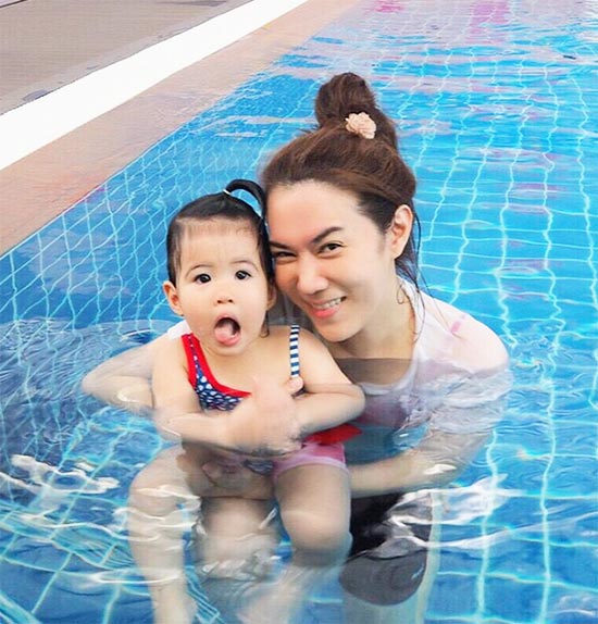 แม่ลูกดารา แม่ลูกดารา