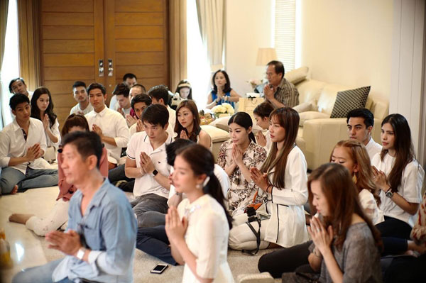 บ้านดาราไทย มิ้นต์ ชาลิดา บ้านดาราไทย มิ้นต์ ชาลิดา