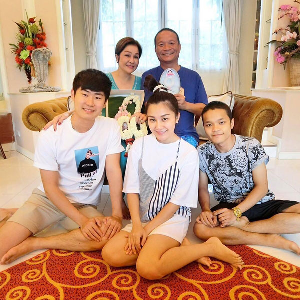 บ้านดาราตลก บ้านดาราตลก
