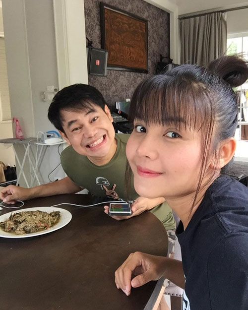 เรือนหอดารา ตั๊กแตน เพชร สหรัตน์ เรือนหอดารา ตั๊กแตน เพชร สหรัตน์