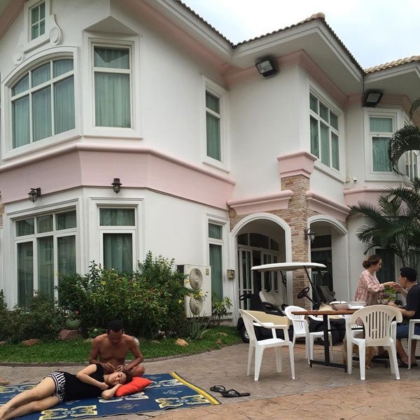 บ้านดาราตลก บ้านดาราตลก
