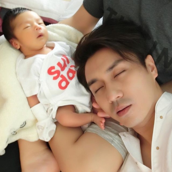 เอ พศิน ครอบครัว เอ พศิน ครอบครัว