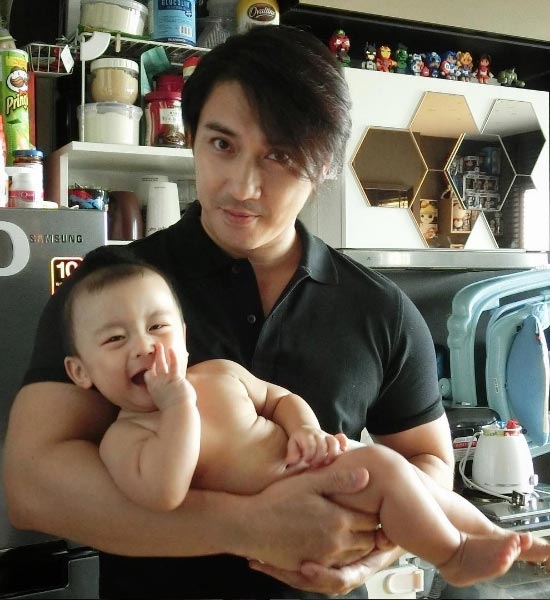 เอ พศิน ครอบครัว เอ พศิน ครอบครัว