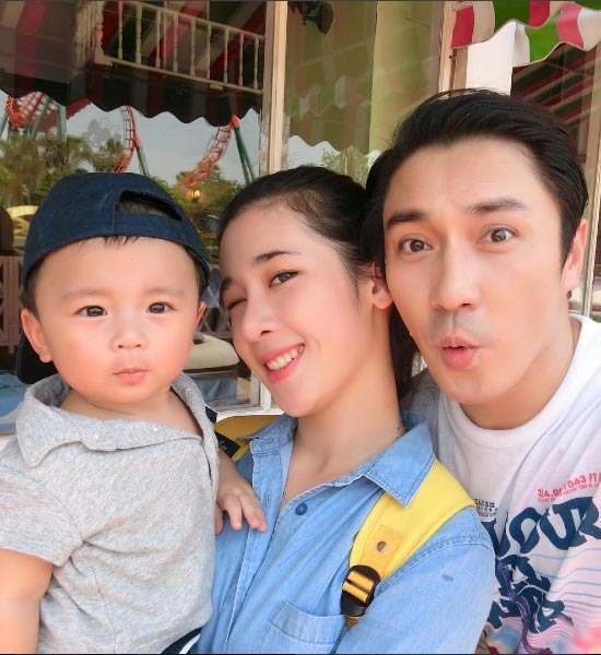 เอ พศิน ครอบครัว เอ พศิน ครอบครัว