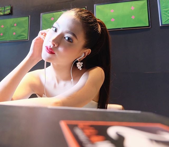 ใบเฟิร์น พิมพ์ชนก ใบเฟิร์น พิมพ์ชนก