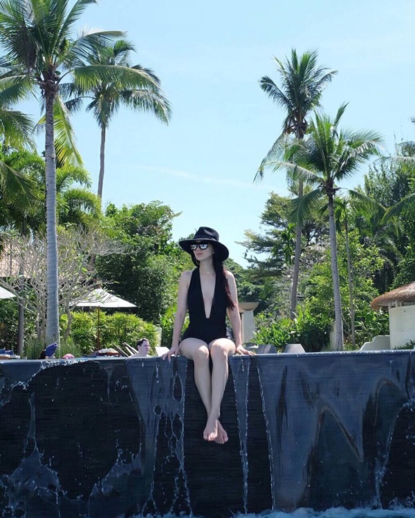 เปิ้น ธันยาธนัส ชุดว่ายน้ำ เปิ้น ธันยาธนัส ชุดว่ายน้ำ