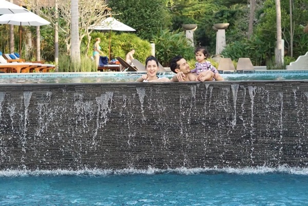 เปิ้น ธันยาธนัส ชุดว่ายน้ำ เปิ้น ธันยาธนัส ชุดว่ายน้ำ