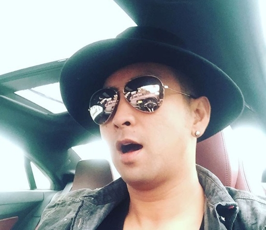 บอล เชิญยิ้ม บอล เชิญยิ้ม