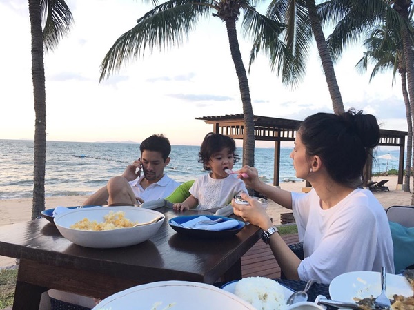 เปิ้น ธันยาธนัส ชุดว่ายน้ำ เปิ้น ธันยาธนัส ชุดว่ายน้ำ