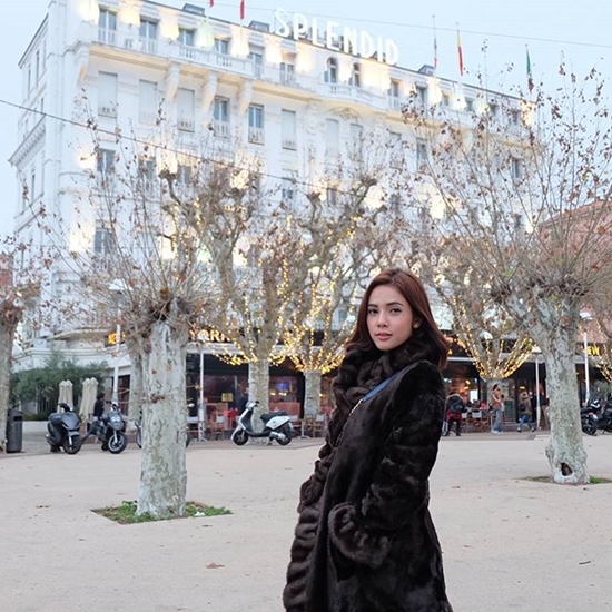 อุ้ม ลักขณา อุ้ม ลักขณา