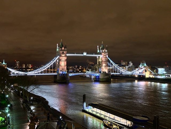 อุ้ม ลักขณา อุ้ม ลักขณา