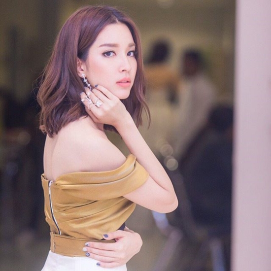 โม มนชนก โม มนชนก