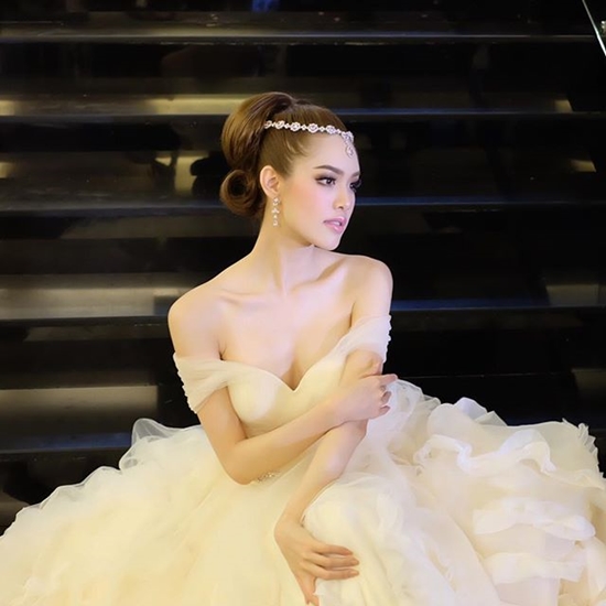 เกรซ กาญจน์เกล้า เกรซ กาญจน์เกล้า