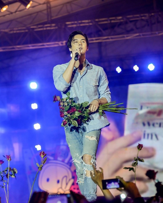 พีช พชร - เก้า สุภัสรา - พีค ภัทรศยา ตัดใจไม่ต่อสัญญา GDH ผันเซ็นสัญญาช่อง พีช พชร - เก้า สุภัสรา - พีค ภัทรศยา ตัดใจไม่ต่อสัญญา GDH ผันเซ็นสัญญาช่อง