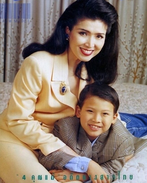 อาภัสรา หงสกุล อาภัสรา หงสกุล