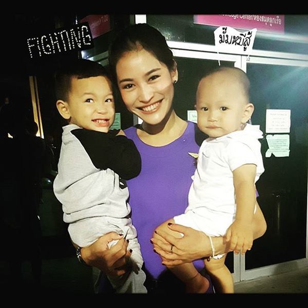 พลอย พลอยพรรณ พลอย พลอยพรรณ