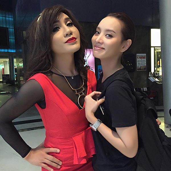 มัม ลาโคนิคส์ มัม ลาโคนิคส์