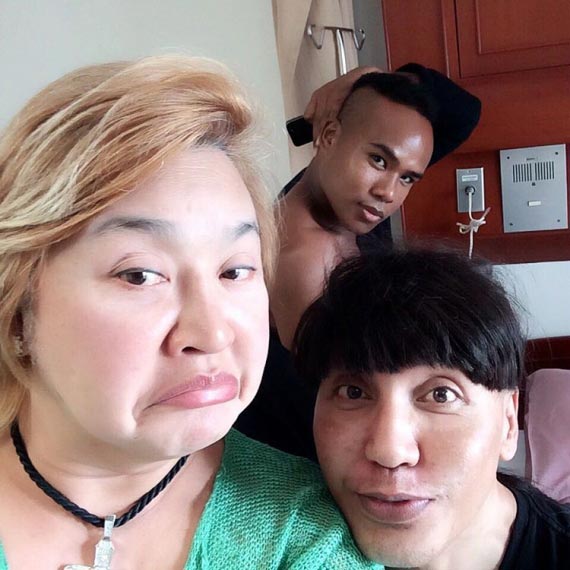 มัม ลาโคนิคส์ มัม ลาโคนิคส์