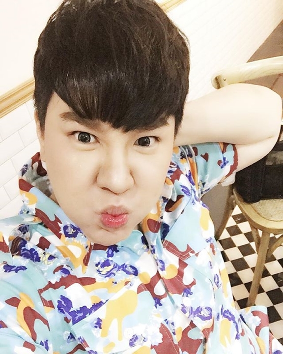 ดีเจบุ๊คโกะ ดีเจบุ๊คโกะ