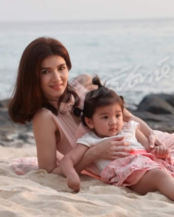 น้องมะลิ แม่โบว์ น้องมะลิ แม่โบว์
