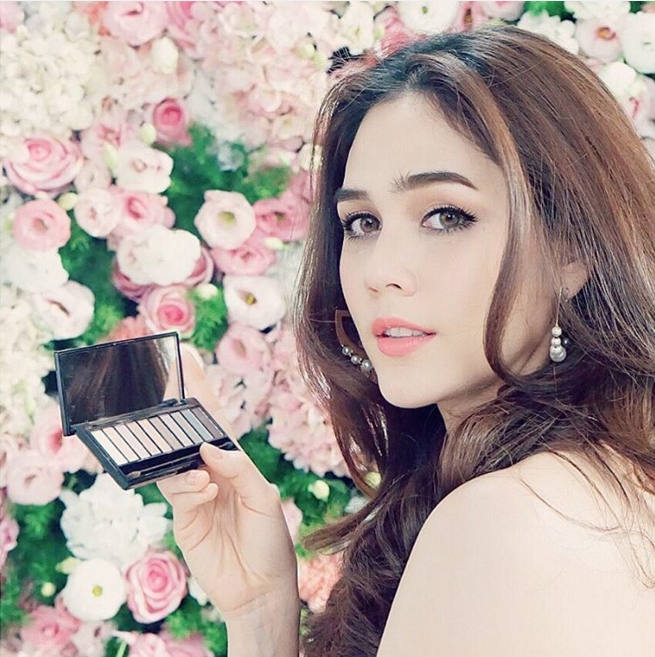 อั้ม ชมพู่ อั้ม ชมพู่